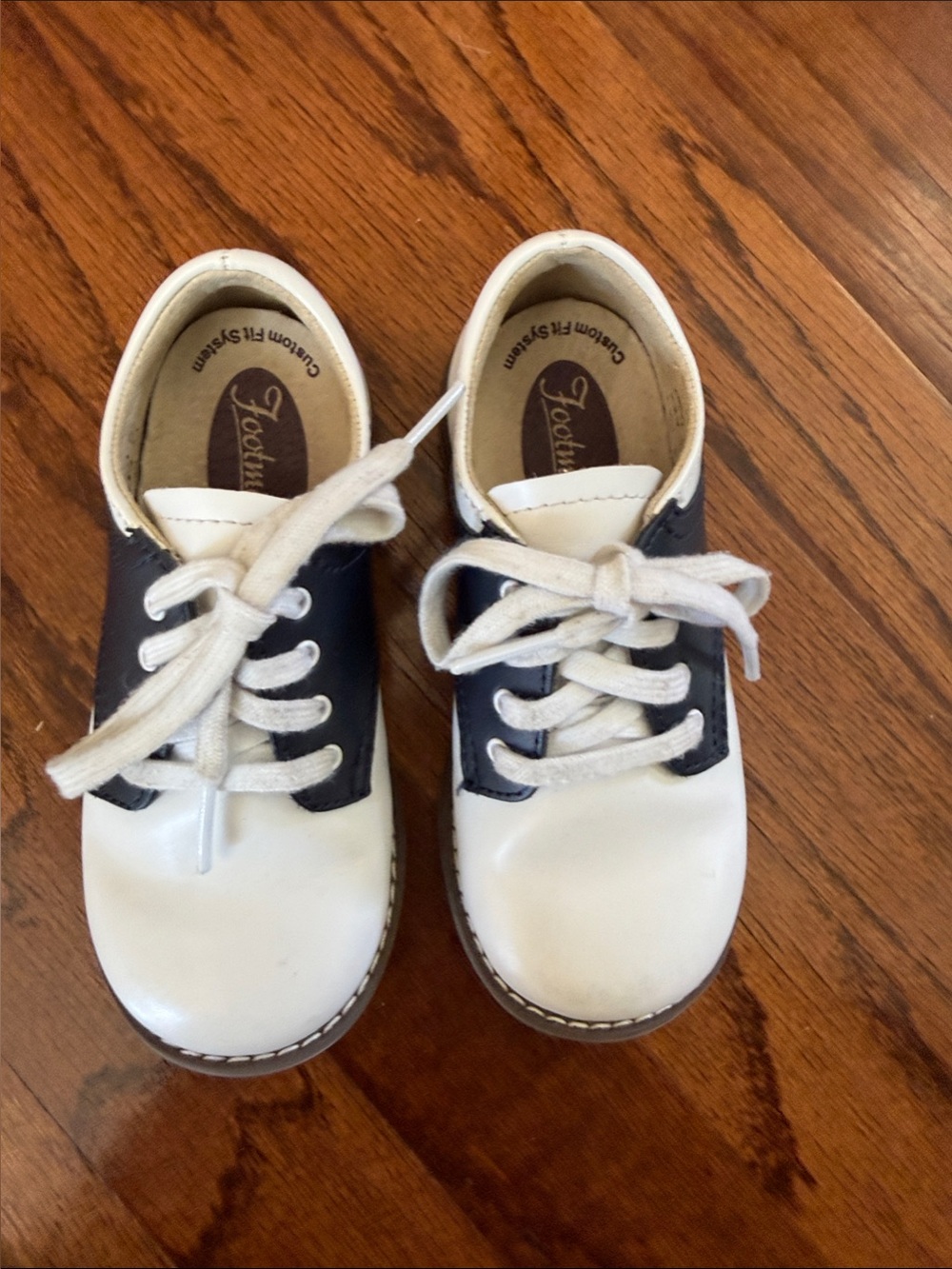 FootMates White and Navy Kids Lace-Up Dress Shoes
